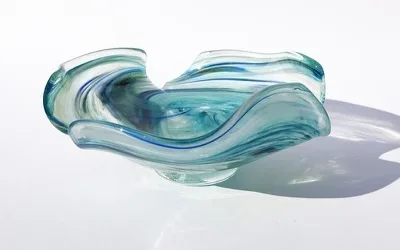 Click here to view a gallery of "sea swirl" glass items